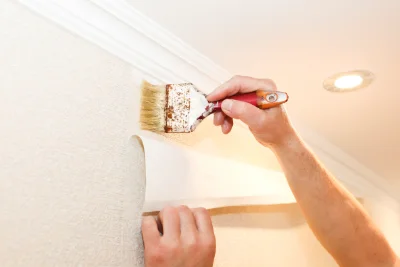 Pose de papier peint à Tourly — revêtements muraux et toiles de verre